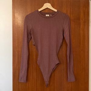Aritzia | Long Sleeve Bodysuit | Ribbed and Half-backless